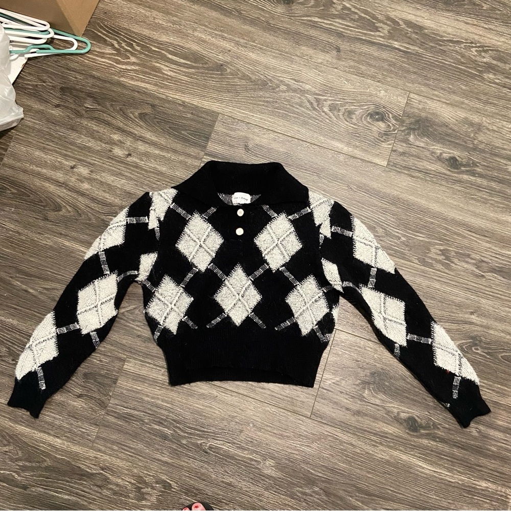 Love + Harmony 90s black and white cropped collared sweater size M